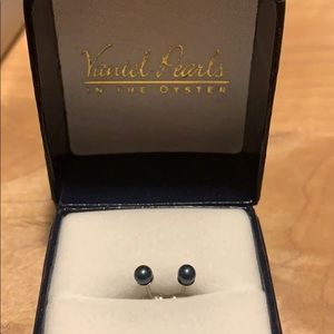 Vantel Pearl Tiny Treasures Earrings, Black